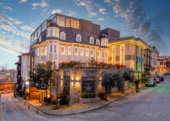 Amiral Palace Hotel&Spa