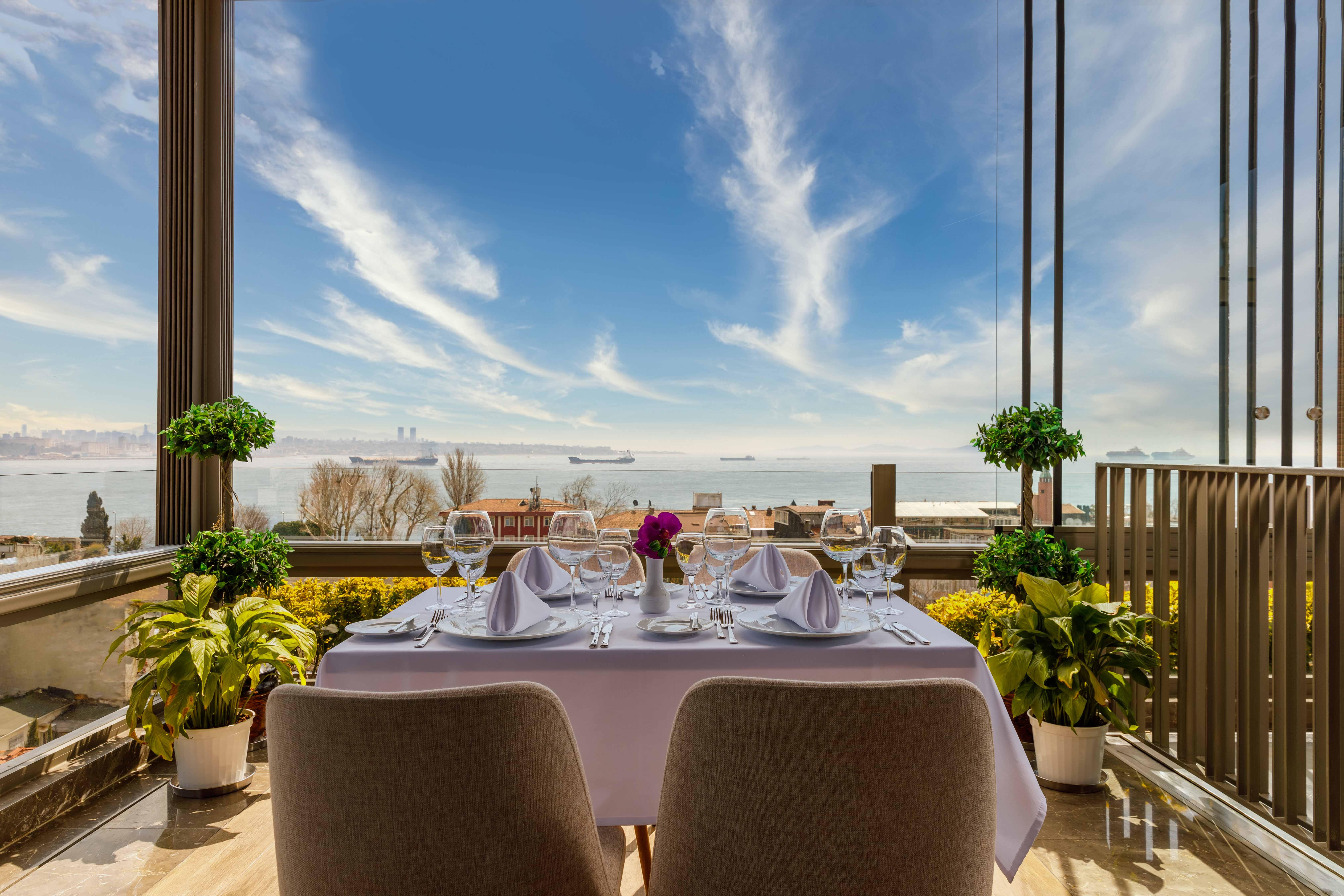 Amiral Palace Hotel&spa 4*